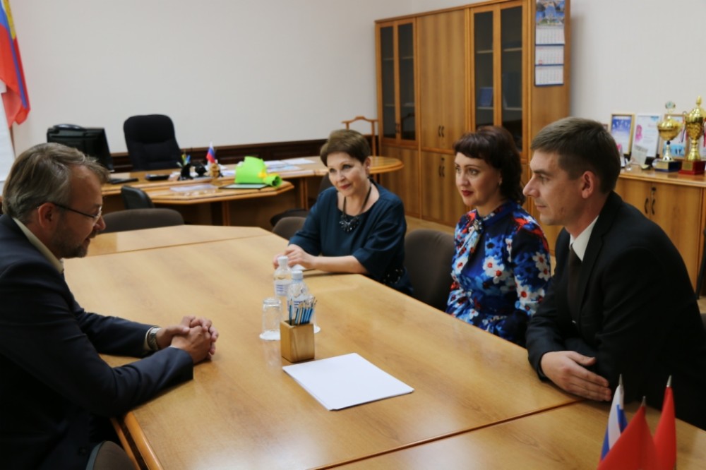 Загс железногорск красноярский. Управление юстиции красноярского края. Юдаева наталья александровна красноярск мвд. Министерство красноярского края сотрудники. Юи сфу.